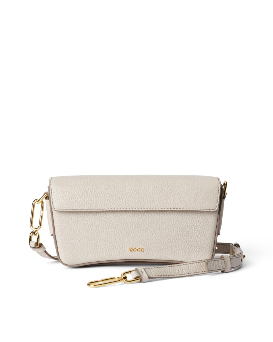 ECCO กระเป๋าสะพาย รุ่น PINCH BAG M PEBBLED LEATHER สีเบจ ราคา 8,492 บาท*ส่งฟรี