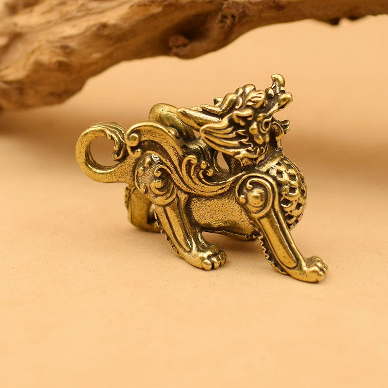 Pi Xiu, the Auspicious Brass Statue, Has Been Worshiped for Its Beliefs in Wealth Accumulation, Attracting Wealth, Good Fortune, and Greatness.