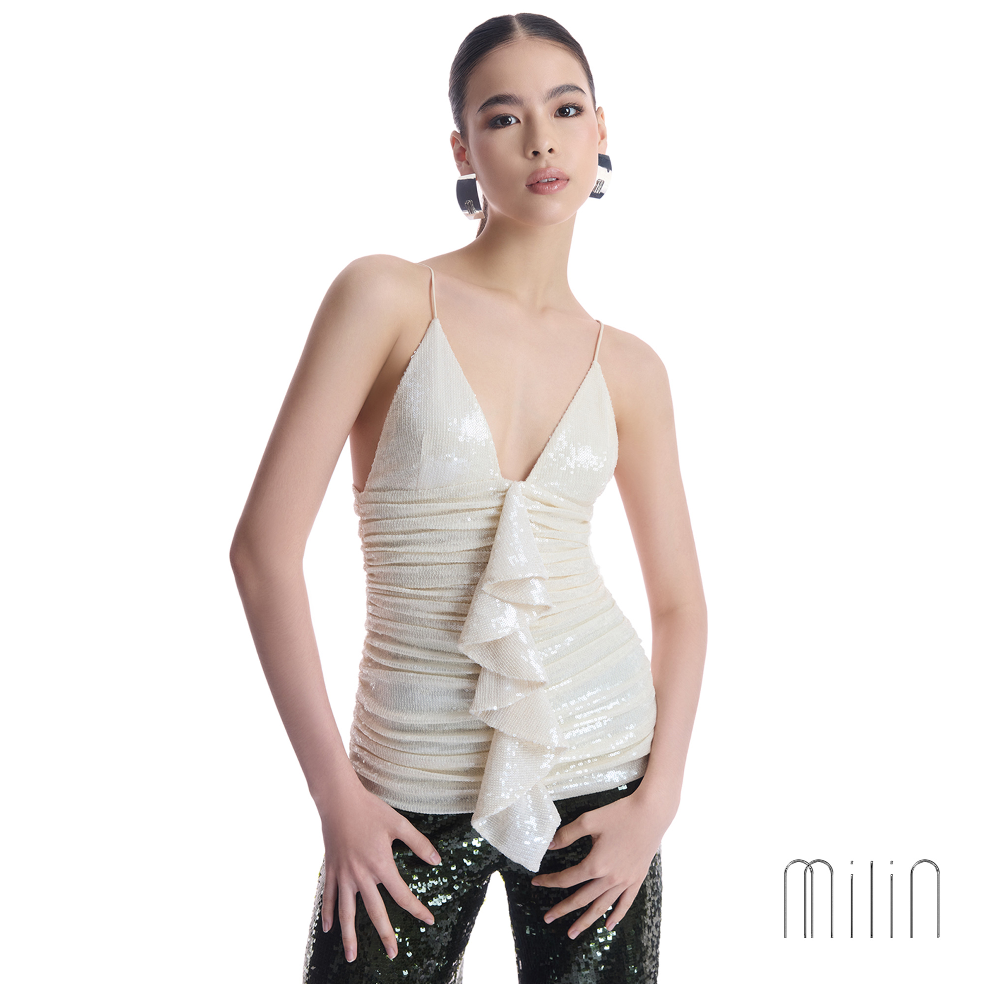 [MILIN] V neck sequins ruffle spaghetti ruched Top เสื้อสายสปาเก็ตตี้ผ้าเลื่อมจับจีบแต่งระบายคอวี / Nueve Top 49 ราคา 7,620 บาท*ส่งฟรี