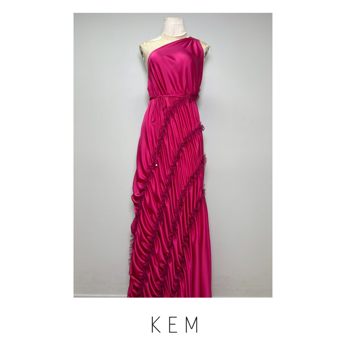 Kemissara Coral One Shoulder Dress - Orchid Pink ราคา 9,800 บาท*ส่งฟรี