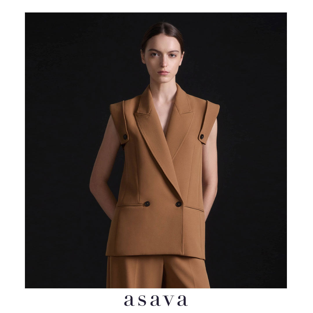 [Asava Aw25] Kaia Sleeveless Blazer, Women's Jacket, Sleeveless, Decorated with Double Rows of Buttons on the Front, Collar, Decorated with Double-Fold Details and Buttons on the Arm Area, Front Pockets, Back Slit. ราคา 11,200 บาท*ส่งฟรี