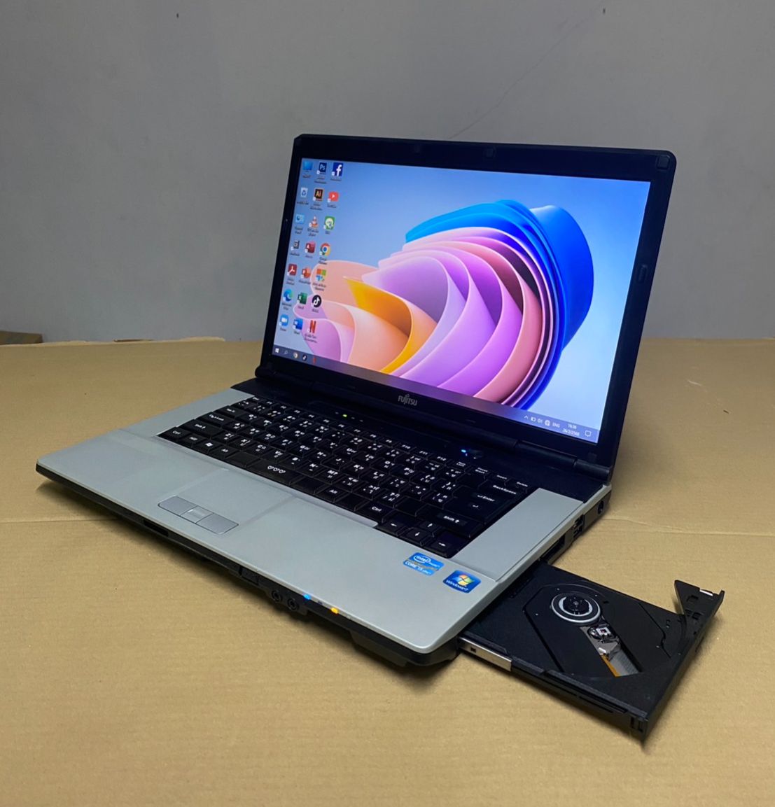 โน๊ตบุ๊คมือสอง Notebook Fujitsu i5-2520(RAM 4GB/HDD:250GB) ขนาด15.6 นิ้ว ราคา 2,990 บาท*ส่งฟรี