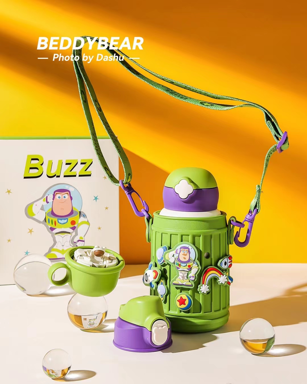 BeddyBearXToy Storyกระติกน้ำสูญญากาศ ฝาดื่ม ฝาหลอดดูด ฝาเทพร้อมถ้วย เก็บอุณหภูมิ ร้อน/เย็น พร้อมกระเป๋าDIYและสายสะพาย BB001LMTS-005DIYB 630 ml. ราคา 1,590 บาท*ส่งฟรี