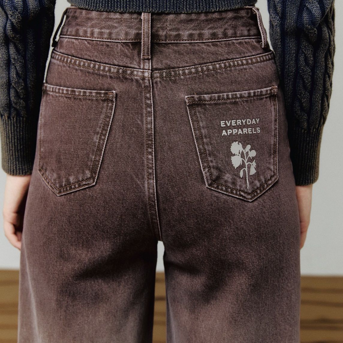 everyday faded denim กางเกงยีนส์เอวสูงสีฟอก ราคา 2,990 บาท*ส่งฟรี