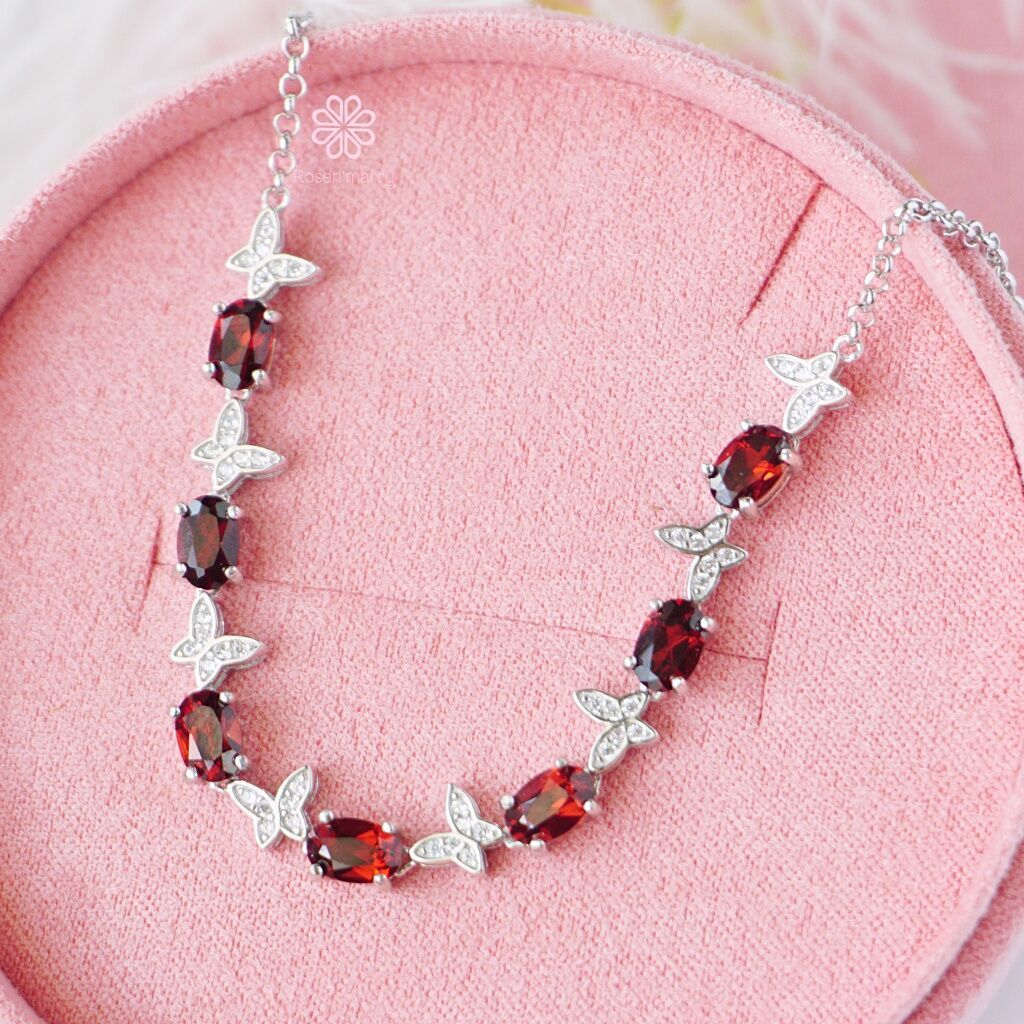 Natural Garnet Bracelet Sterling Silver 925 , Gift for her , Birthday Gift , Birthstone ราคา 3,500 บาท*ส่งฟรี