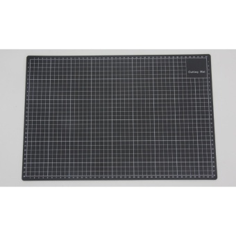 Cutting Mat A1 แผ่นรองตัดกระดาษขนาดใหญ่ ขนาด 60x90 ซม. หนา 3มิลใช้งานได้ 2 ด้าน พร้อมสเกล 2 ด้าน (สีดำ) Cutting Mat A1 แผ่นรองตัดกระดาษขนาดใหญ่ ขนาด 60x90 ซม. หนา 3มิลใช้งานได้ 2 ด้าน พร้อมสเกล 2 ด้าน (สีดำ)