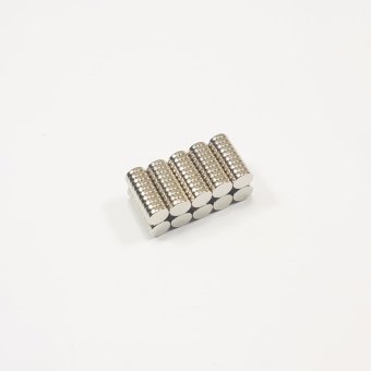 แม่เหล็กแรงสูง นีโอไดเมียม ขนาด 4mmx1mm (100 ชิ้น) แม่เหล็กแรงสูง นีโอไดเมียม ขนาด 4mmx1mm (100 ชิ้น)