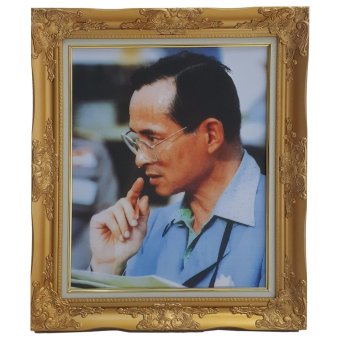 Linedekor Frame กรอบหลุยส์พร้อมรูปติดผนัง ขนาด 16 x 20 นิ้ว – สีทอง Linedekor Frame กรอบหลุยส์พร้อมรูปติดผนัง ขนาด 16 x 20 นิ้ว – สีทอง