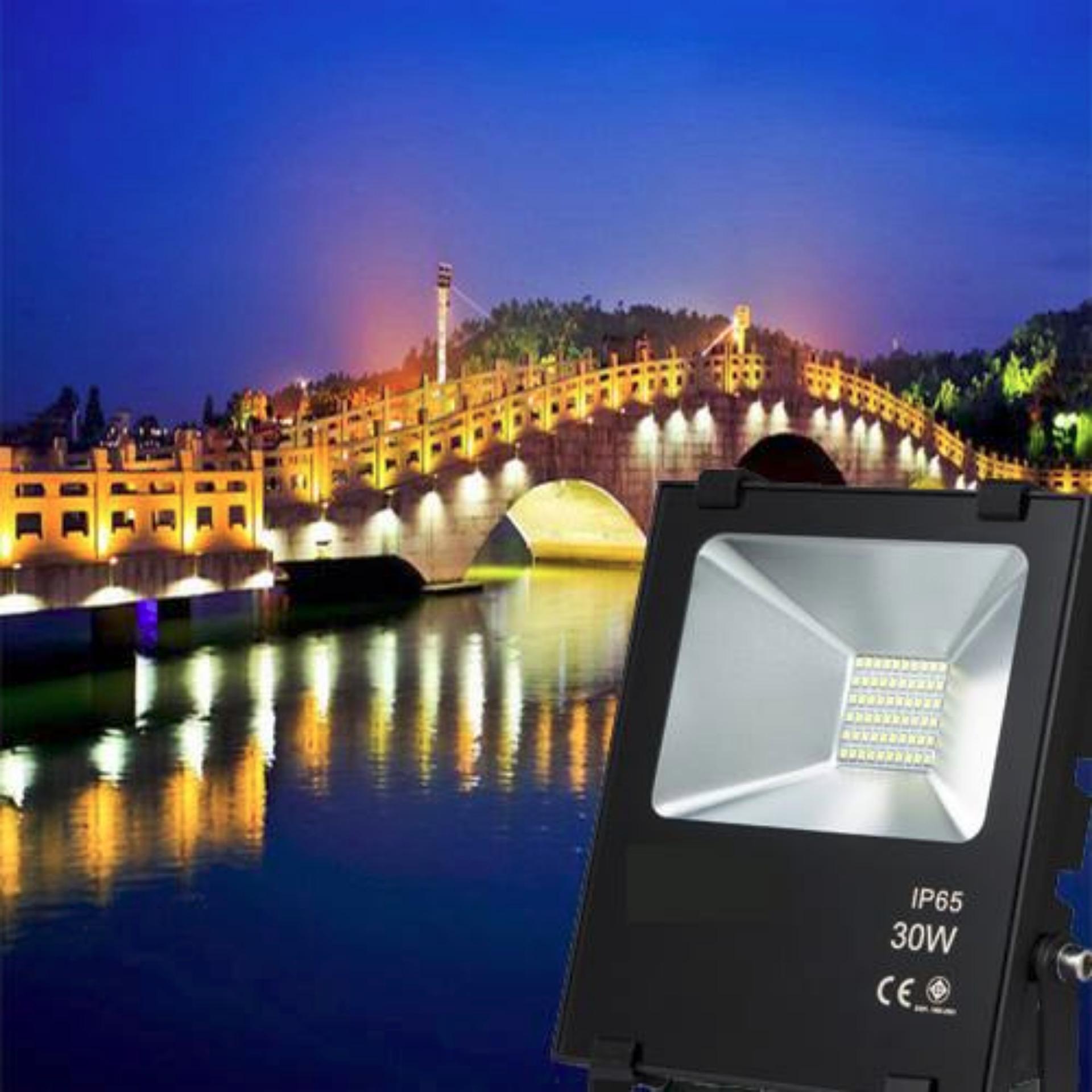 Solar man สปอร์ตไลท์ Led flood light outdoor 30 W  แสงสีขาว