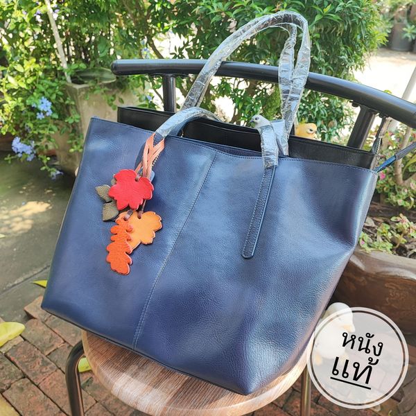 Shoulder Bag, genuine leather, large capacity, suitable for people who work for any lifestyle, match looks ราคา 2,890 บาท*ส่งฟรี