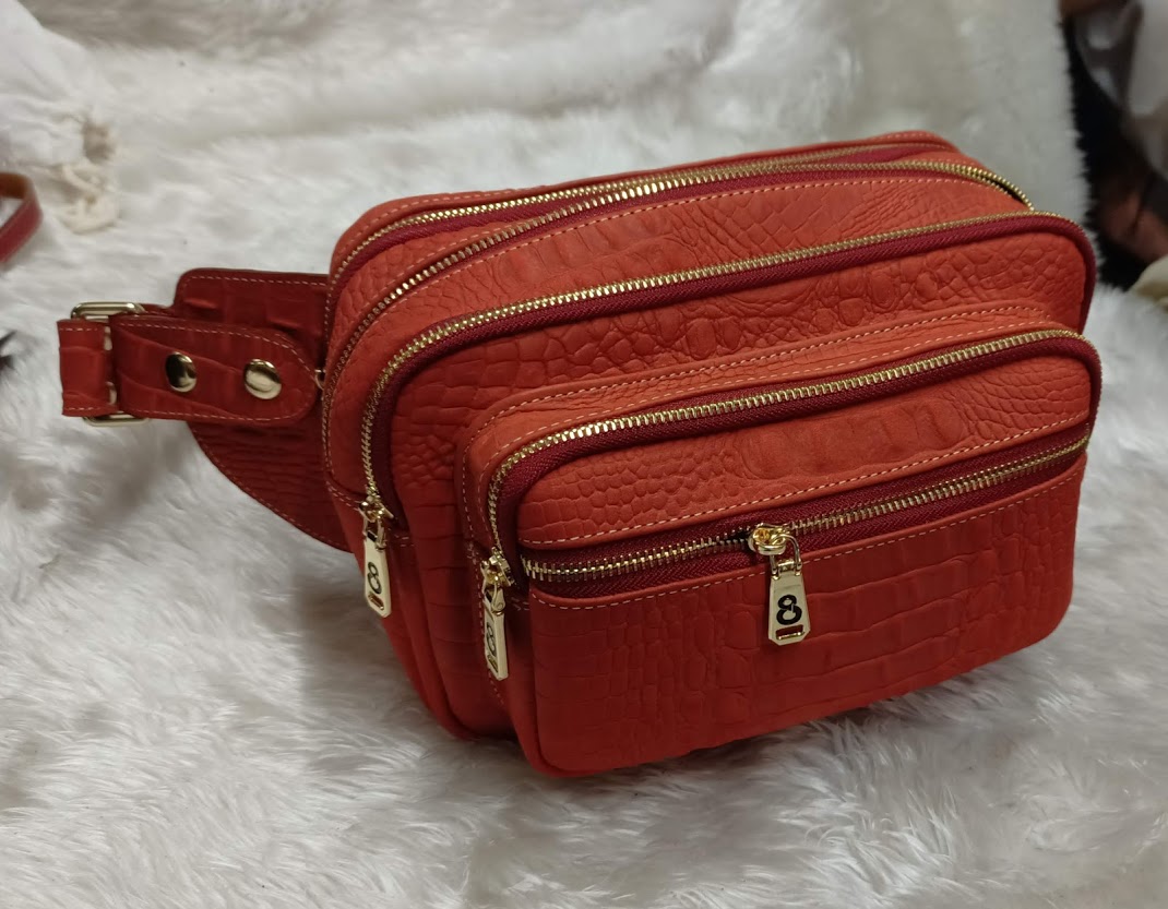 GPBAGS กระเป๋าคาดเอวเงินล้าน ขนาด 10 นิ้วหนังอัดลายจระเข้ รุ่น-N152-02 กระเป๋าเดินทาง กระเป๋าผู้หญิง กระเป๋าผู้ชาย กระเป๋าสะพายพาดลำตัว ราคา 2,800 บาท*ส่งฟรี