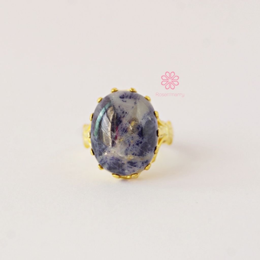Natural Sapphire 20 Cts Ring Sterling Silver925 With Gold Plated 9 US. ราคา 3,910 บาท*ส่งฟรี