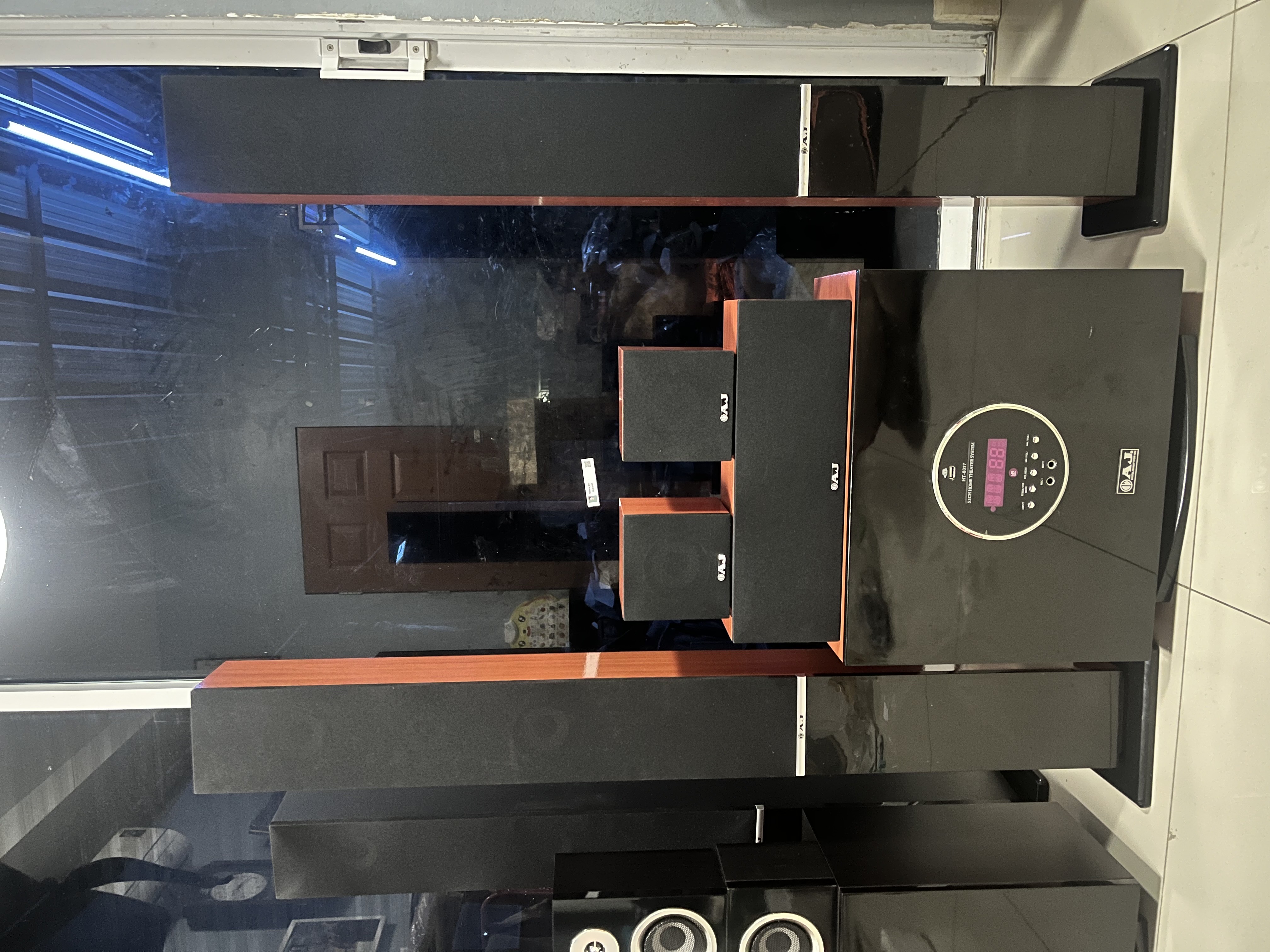 แอมป์ขยายเสียง AJ โฮมเธียเตอร์ พรเอกตัวจริงช่องเสียบลำโพง 5 ตัว ระบบเสียง 5.1 แชนแนล ช่องต่อไมโครโฟน 2 ช่อง แอมป์ขยายเสียงขนาดใหญ่ Amplifier แอมขยายเสียง5,000 วัตต์ ปรีแอมป์บ้าน เครื่องขยายแอมป์ 5.1 (แถมสายลำโพง 5 เส้น+ลำโพง 3 ตัวพร้อมฟัง) ราคา 1,319 บาท*ส่งฟรี