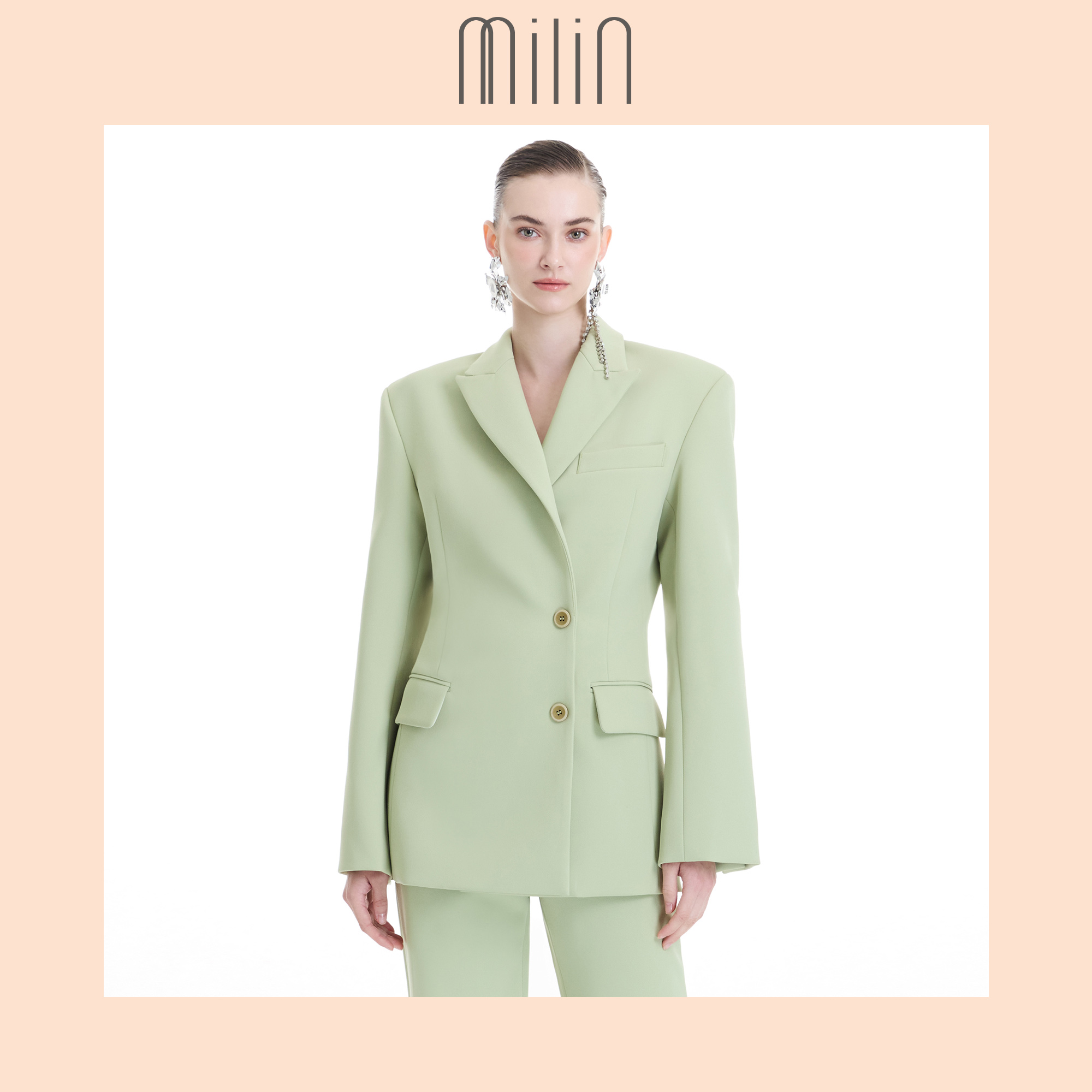 [Milin] Classic Collar Long-Sleeve Tailored Blazer, Long-Sleeve Blazer with a Classic Collar / Mallow Blazer 47 ราคา 6,829 บาท*ส่งฟรี