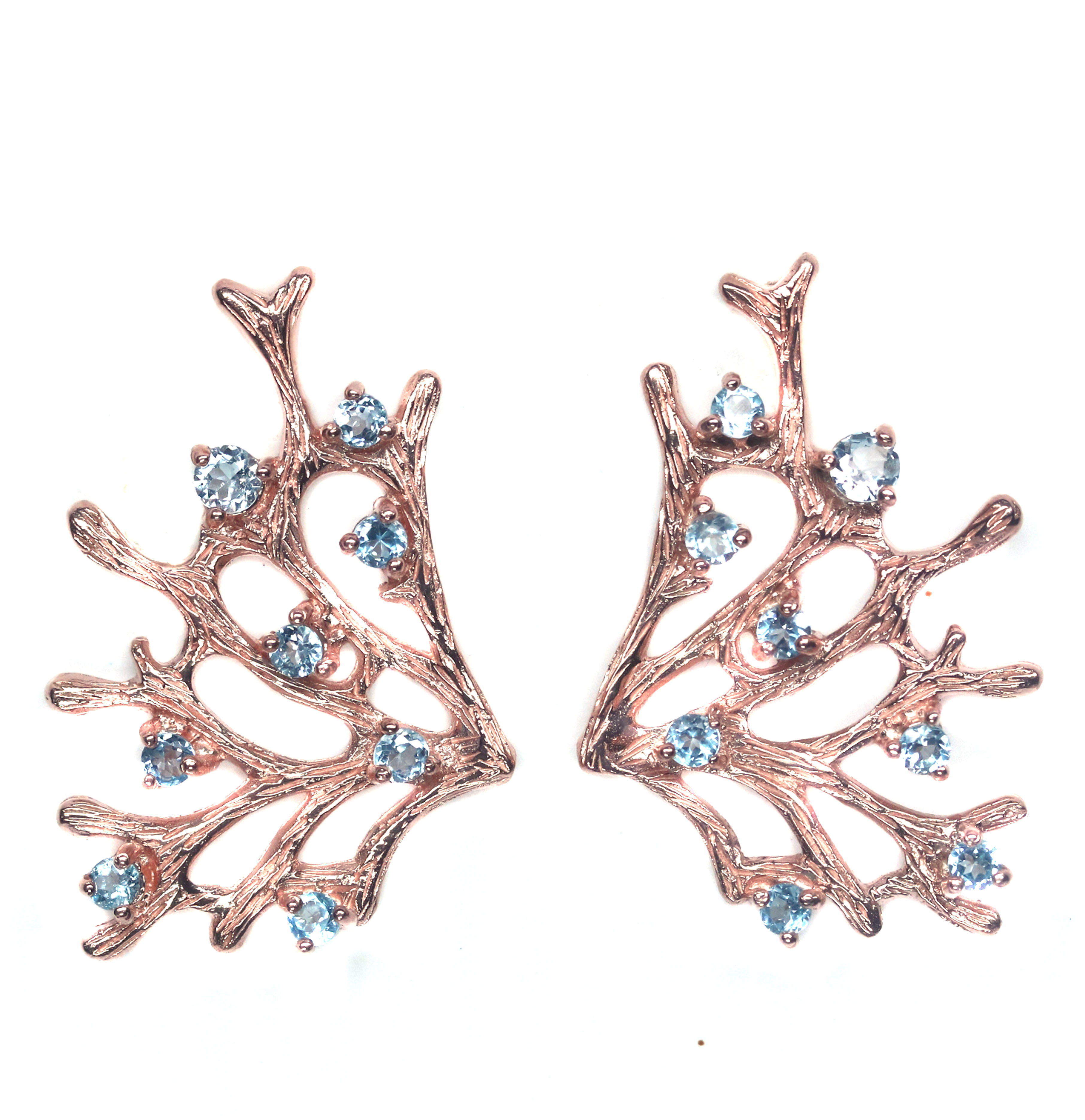 ต่างหูพลอยแท้ สวิสบลูโทปาส เงินแท้ 925 ชุบนาค (rose gold) ราคา 2,400 บาท*ส่งฟรี