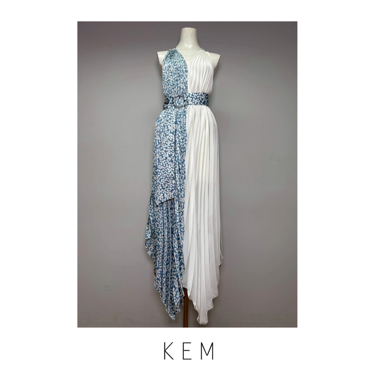 Kemissara Eva 2 Tone Dress - White/Sky Blue Floral ราคา 11,060 บาท*ส่งฟรี