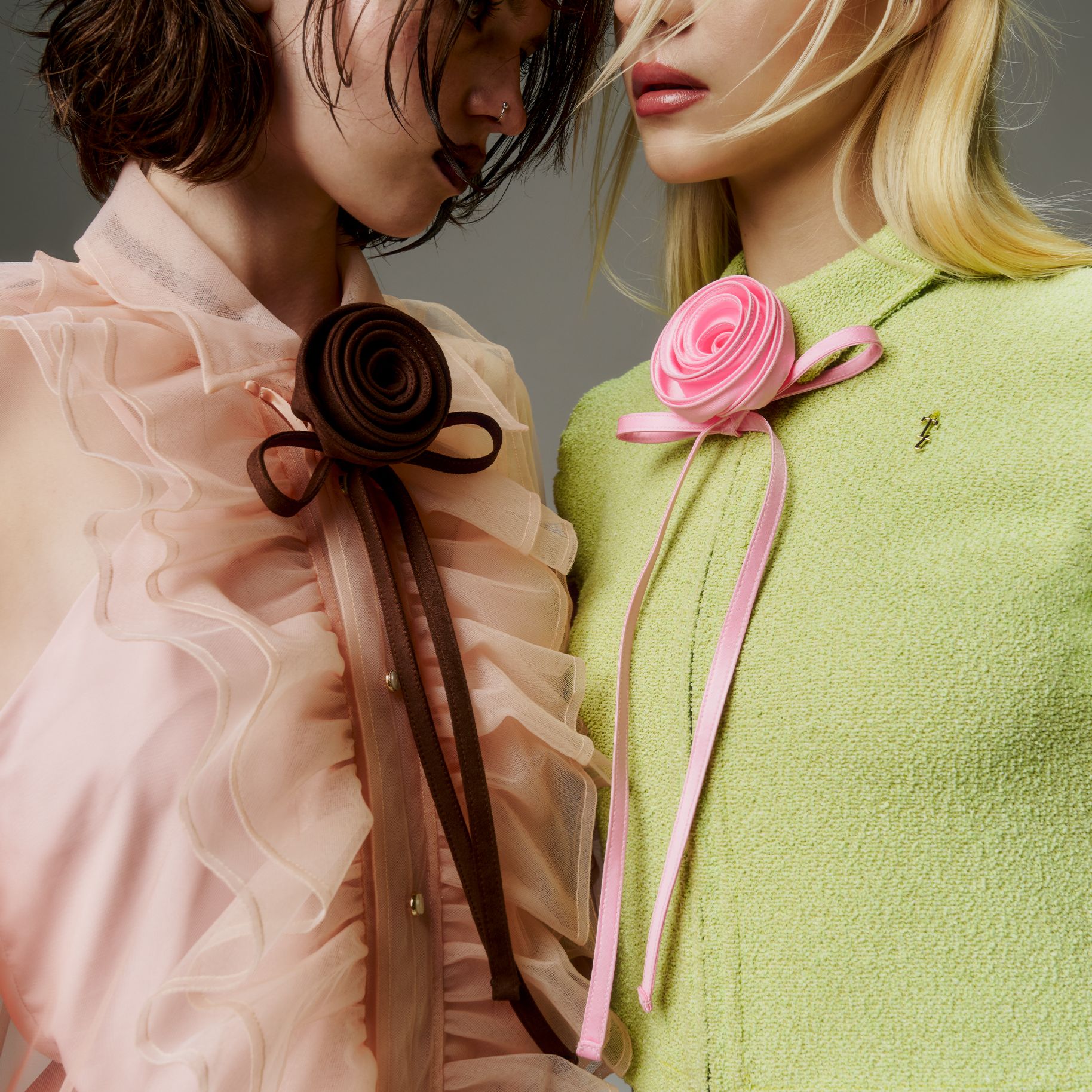 Tandt - Rosen Tie - Rose and Leaf Hand-Crafted Satin Tie Rose Tie with Leaves ราคา 2,850 บาท*ส่งฟรี