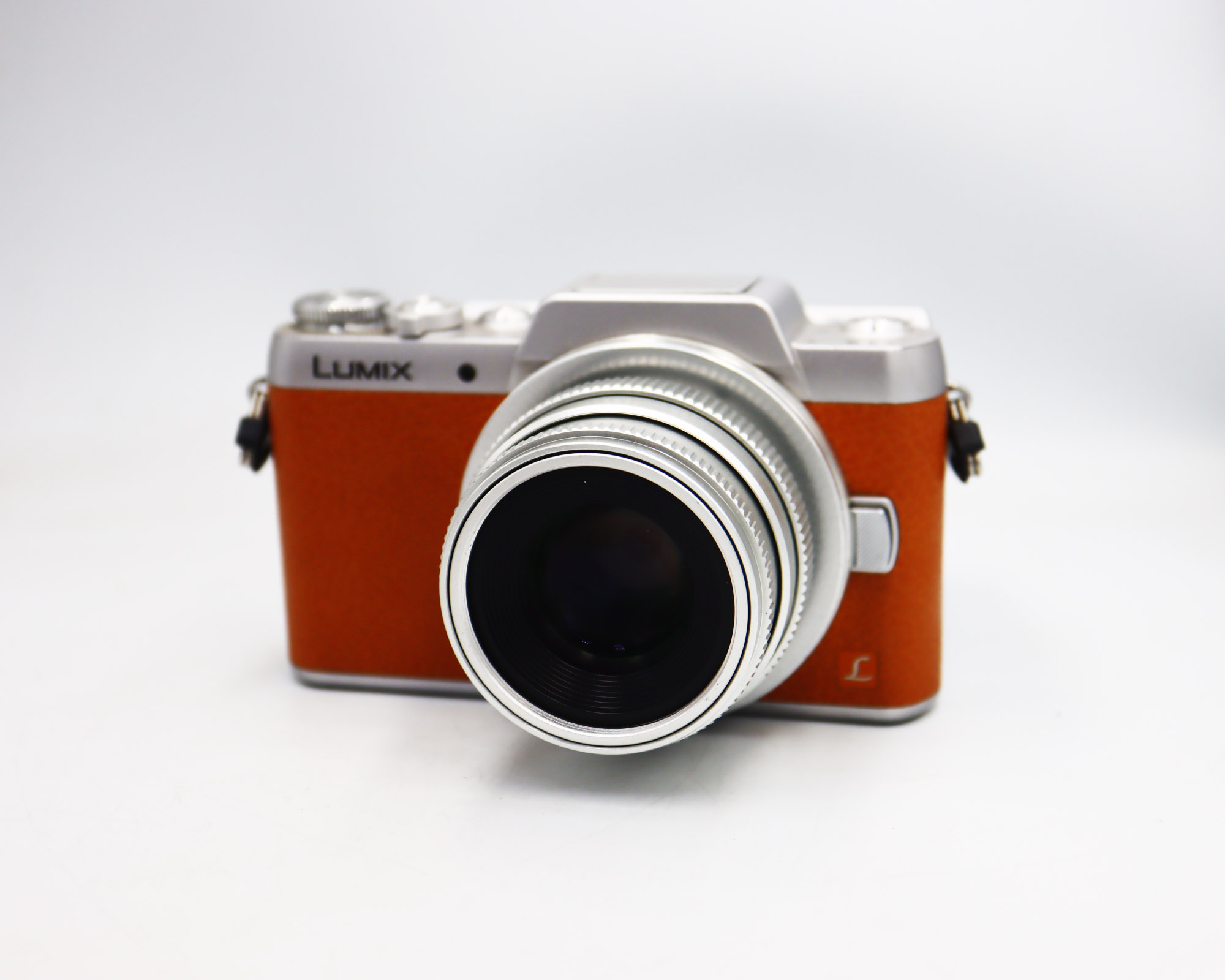 Panasonic GF8 Lumix DMC-GF8 Wi-Fi Vlogging camera Brown with Silver 35mm f1.6 manual focus lens, G-F8, GF 8 Vlog Vlogger Blog camera Selfie with Beautifying Functions Face Shutter / Buddy Shutter Beauty Retouch Aesthetic Retouch / Make-up Retouch ราคา 5,690 บาท*ส่งฟรี