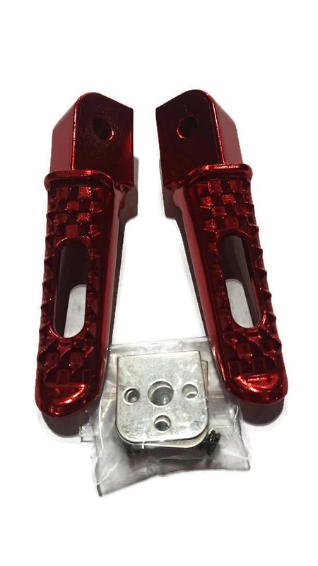 พักเท้าหลังลายจระเข้เจาะ พร้อมสลัก สำหรับรถ Honda สีแดง ราคา 149 บาท*ส่งฟรี