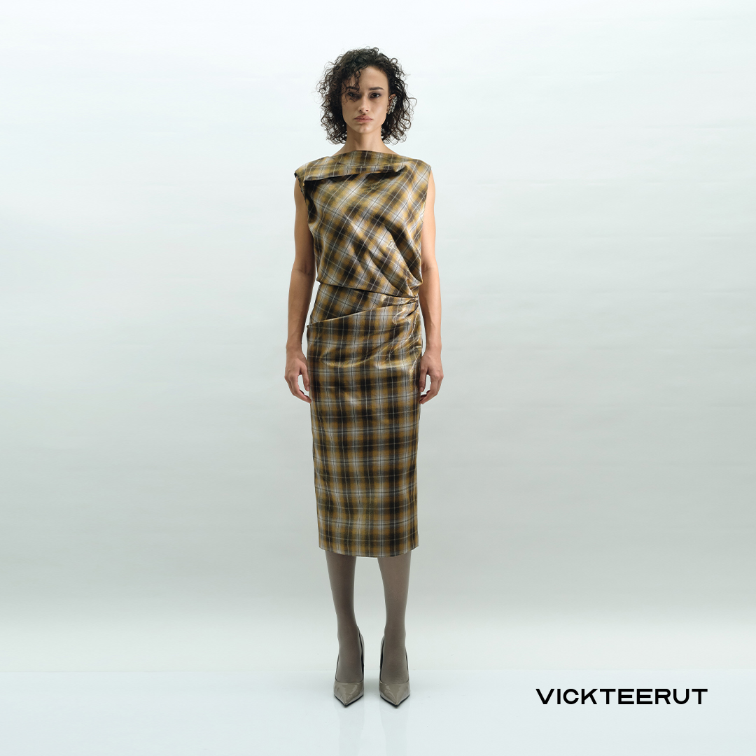 Vickteerut (Regular Price 14,800-.) Draped Plaid Sheath Dress, Sleeveless Dress with Draping, Plaid Pattern Fabric. ราคา 10,360 บาท*ส่งฟรี