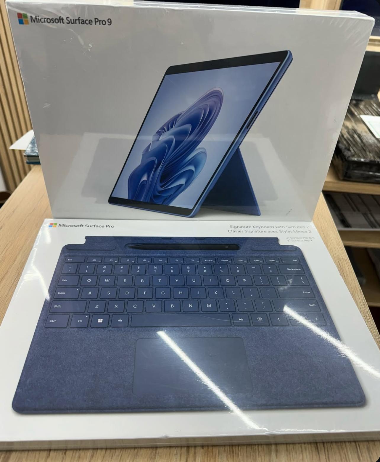 Brand New Microsoft Surface Pro 9 Tablet 13-Inch Core I7 12Th Gen I7-1265U Deca-Core (10 Core) 16Gb Ram -256Gb Ssd -Windows 11 Pro 64-Bit Blue ราคา 27,900 บาท*ส่งฟรี
