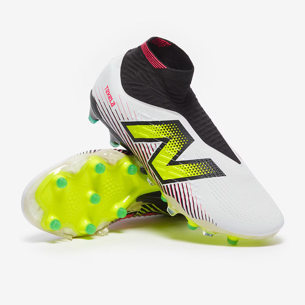 รองเท้าฟุตบอล New Balance Tekela V4+ Pro FG ราคา 15,000 บาท*ส่งฟรี