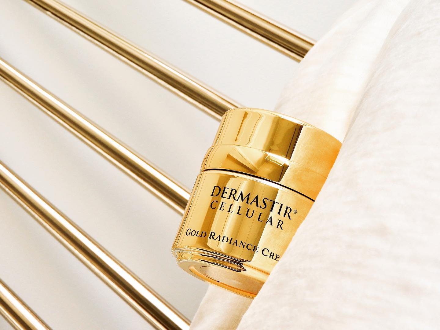 DERMASTIR RADIANCE CREAM ราคา 4,180 บาท*ส่งฟรี
