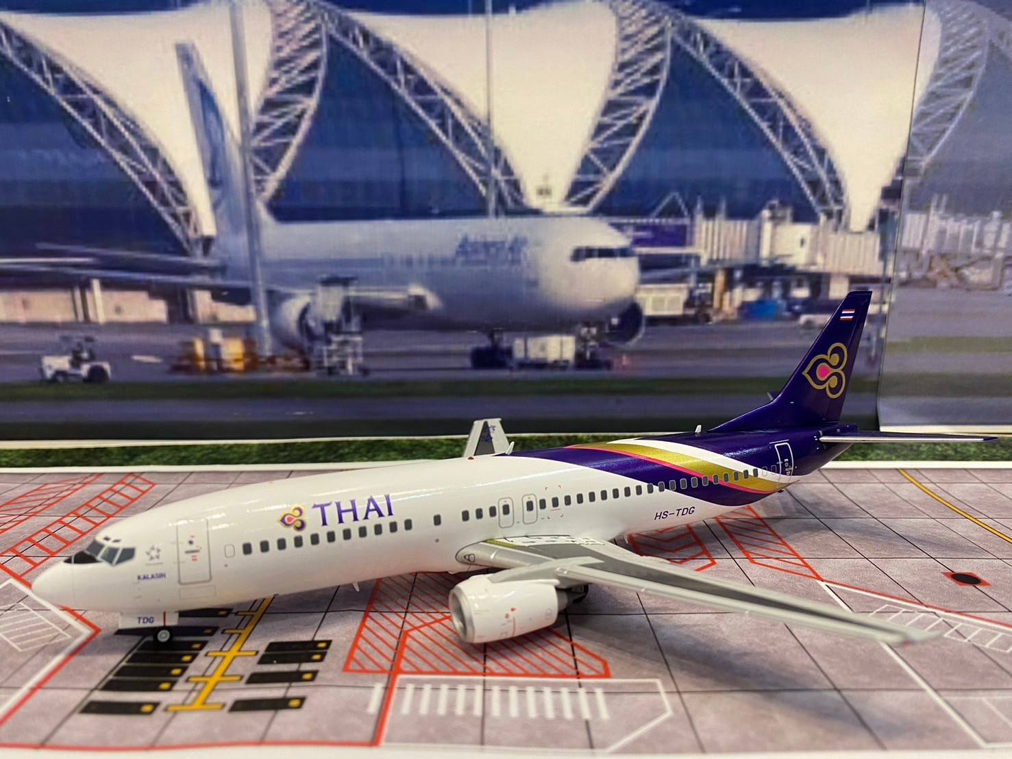 Phoenix Thai Airways タイ航空B777-300ER PHX11822 1:400 Phoenix Model Thai Airways B777-300ER Reg #HS