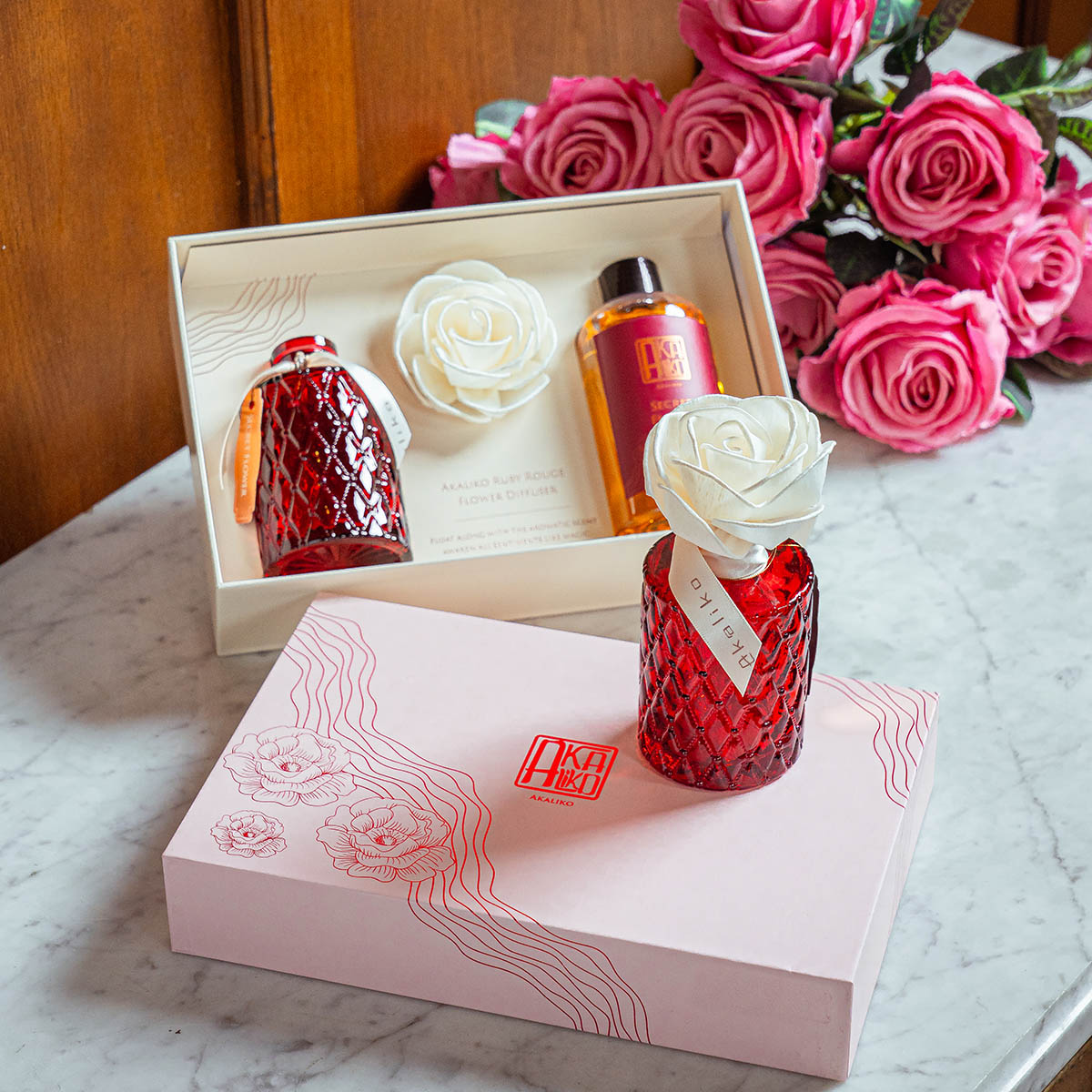 Akaliko Aroma Flower Diffuser Ruby Rouge 250 Ml. - Agaliko, a Perfume That Diffuses the Scent of Flowers with a Fragrant Wooden Stick and Pine Flower Aroma. ราคา 1,950 บาท*ส่งฟรี