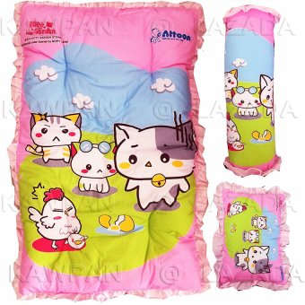 Attoon ชุดที่นอน ลายแคตตี้ หมอน + หมอนข้าง (สีชมพู) Attoon ชุดที่นอน ลายแคตตี้ หมอน + หมอนข้าง (สีชมพู)