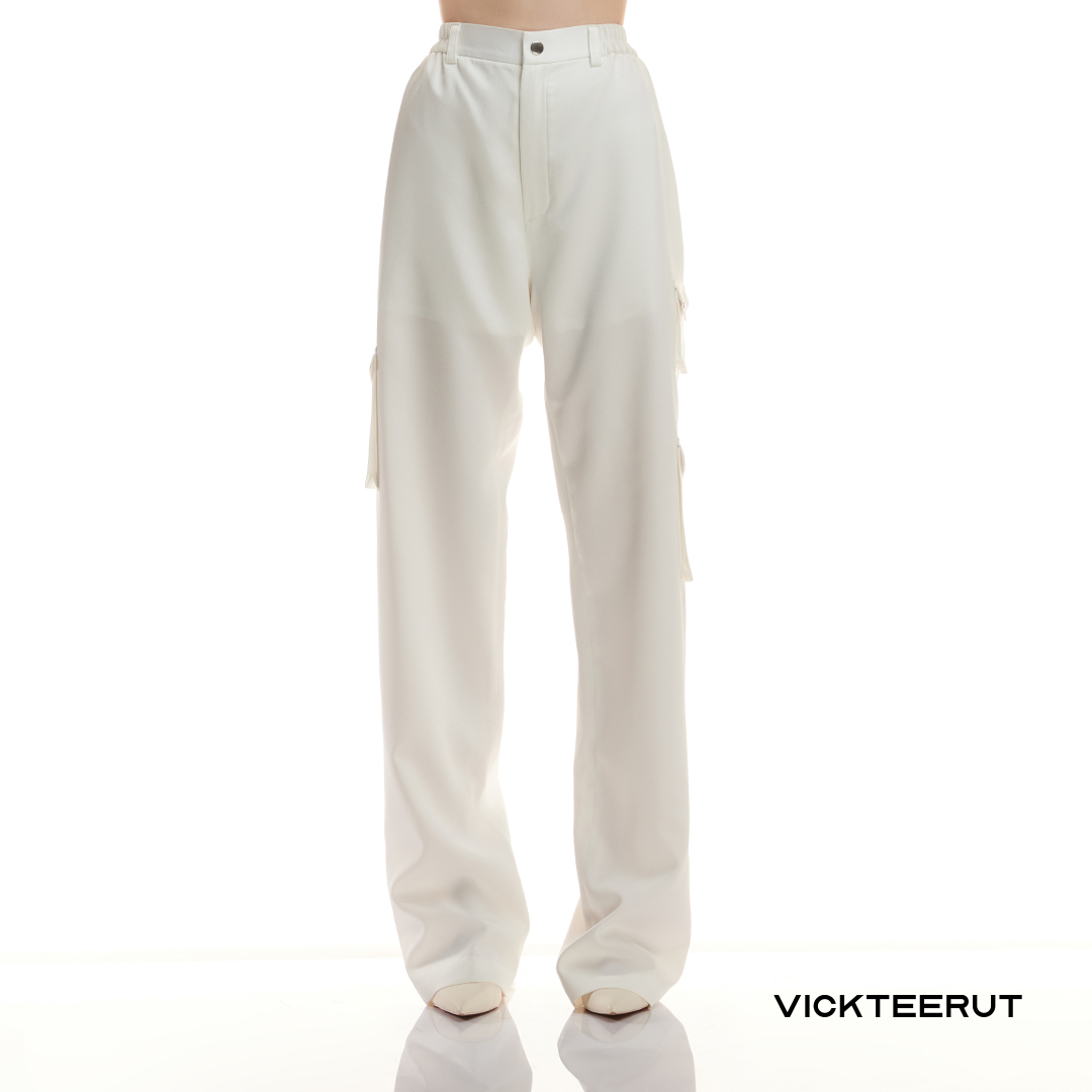 VICKTEERUT (ราคาปกติ 8,950-.) Satin Cargo Trousers กางเกงคาร์โก ผ้าซาติน ราคา 5,370 บาท*ส่งฟรี