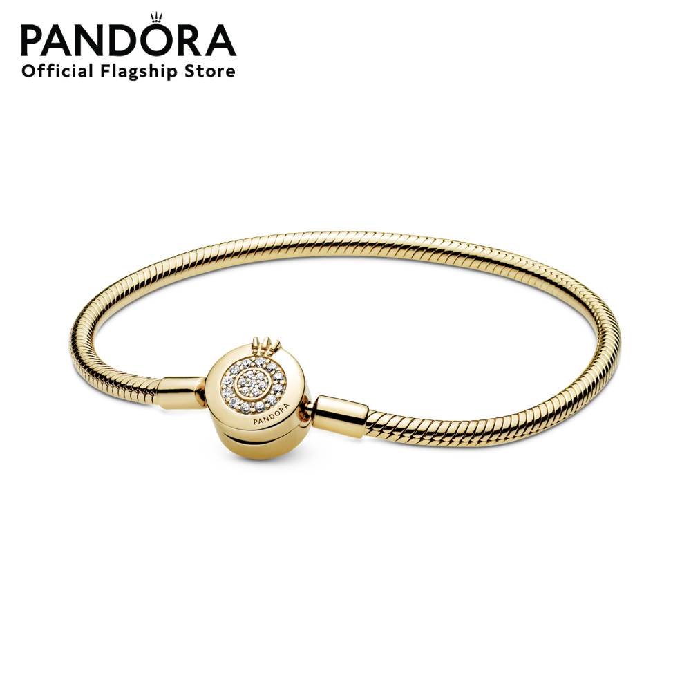 Pandora Snake chain Pandora Shine bracelet and crown O clasp with clear cubic zirconia ราคา 8,400 บาท*ส่งฟรี