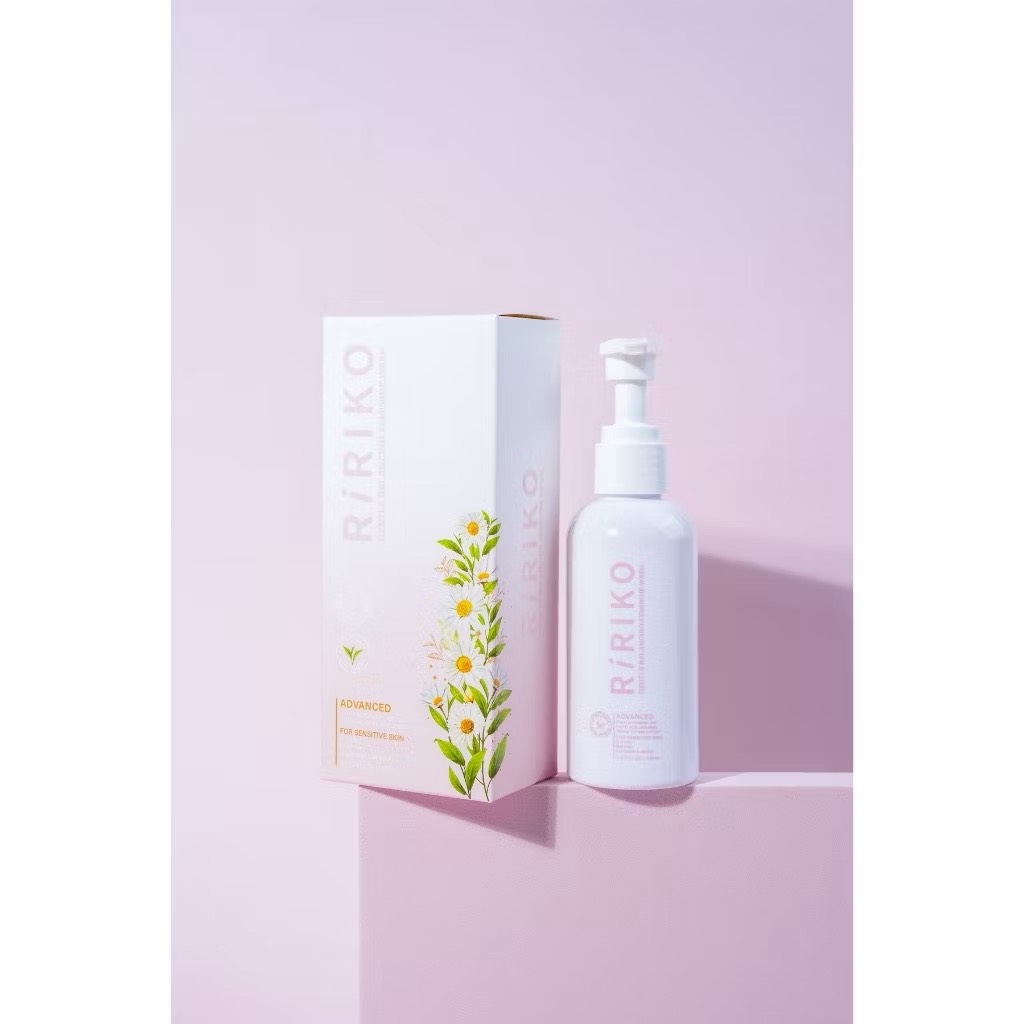 Ririko Gentle Balancing Feminine Wash, Green Tea Scent, 150 Ml, Intimate Area Cleansing Solution. ราคา 159 บาท*ส่งฟรี