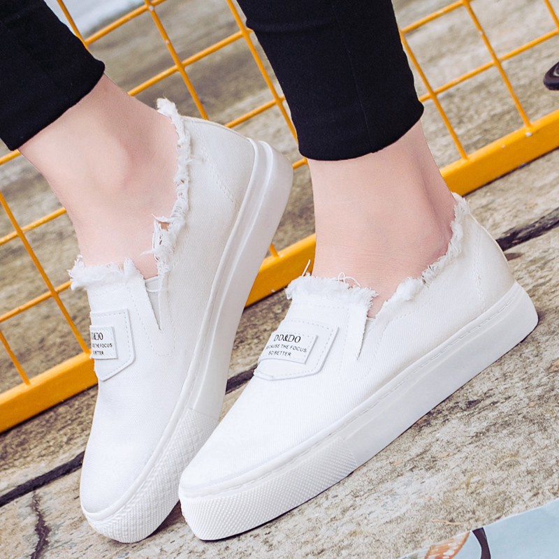 PLAYSGIRL Diamond 2019 ใหม่รองเท้าสีขาวในฤดูร้อนของผู้หญิงเกาหลีรองเท้าผ้าใบ รองเท้ารุ่น