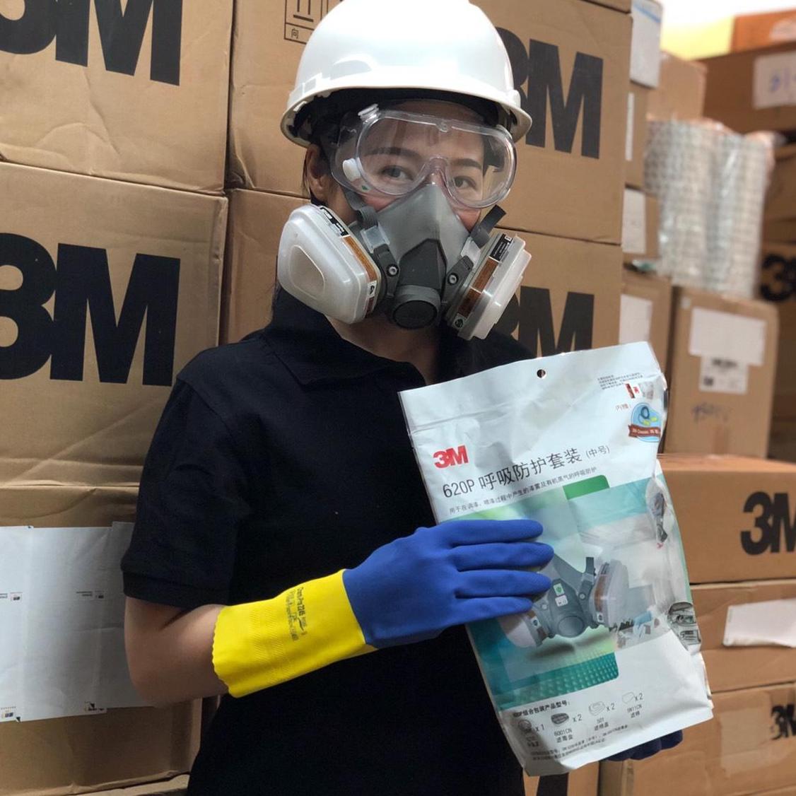 ?ของแท้?หน้ากาก6200 Made in U.S.A 3Mหน้ากากกันสารเคมี กันฝุ่น ชุดสุดคุ้มบรรจุแพ็คเกจ ไซร์M รุ่น620P/บรรจุ11 ชิ้น (แถมที่อุดเสียง 25 dB 3M Classic+แว่นตานิรภัย+ถุงมืออย่างดี) ชุดเดียวเอาอยู่ ?ของแท้?หน้ากาก6200 Made in U.S.A 3Mหน้ากากกันสารเคมี กันฝุ่น ชุดสุดคุ้มบรรจุแพ็คเกจ ไซร์M รุ่น620P/บรรจุ11 ชิ้น (แถมที่อุดเสียง 25 dB 3M Classic+แว่นตานิรภัย+ถุงมืออย่างดี) ชุดเดียวเอาอยู่