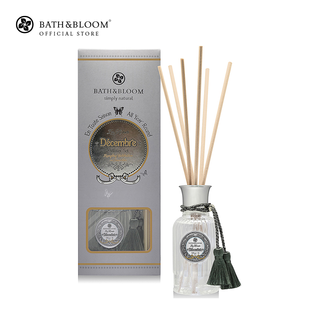 BATH & BLOOM Decembre (December) Diffuser Oil 100ml. Set บาธ แอนด์ บลูม ชุดก้านไม้หอมปรับอากาศ กลิ่นวนิลา โกโก้และน้ำตาลไหม้ 100 มล. ราคา 1,300 บาท*ส่งฟรี