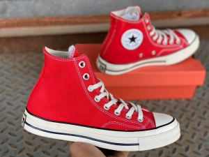 สินค้า รองเท้าผ้าใบหุ้มข้อ Converse All Star สีแดง