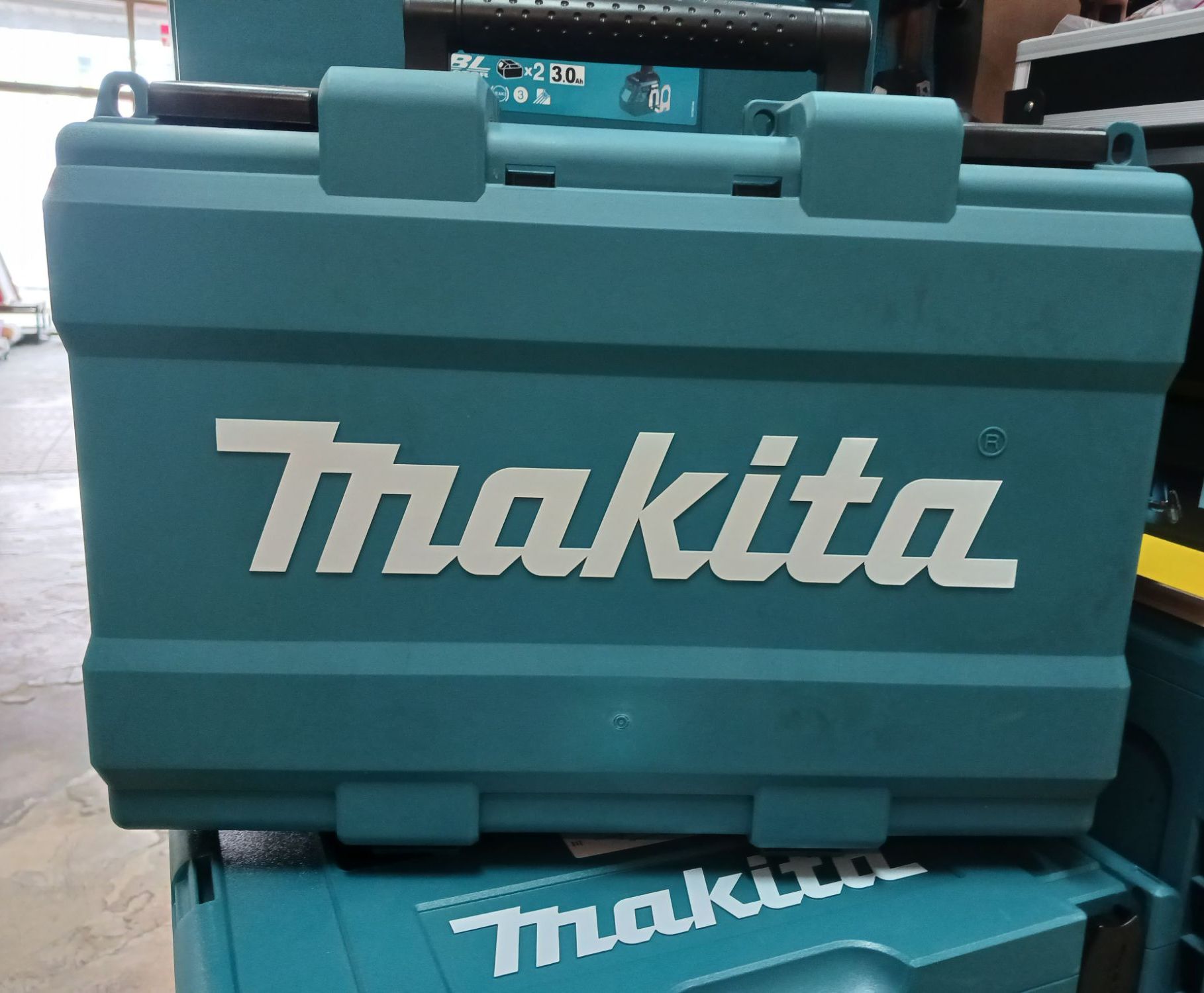 Makita xt268 hot sale