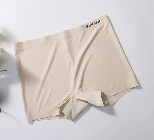 กางเกงในสตรี ซับใน ผ้าลื่น ขาสั้น Munafie (ของแท้) แบรนด์ญี่ปุ่น เก็บพุง กระชับสัดส่วน ชั้นใน ไร้ขอบ กางเกงในหญิง
