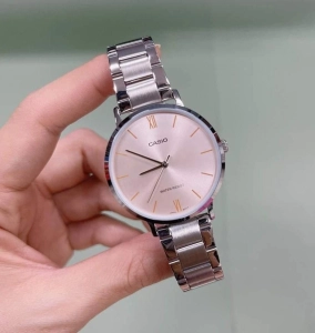สินค้า นาฬิกา Casio รุ่น LTP-VT01D-4B นาฬิกาผู้หญิงสายสแตนเลสสีเงิน หน้าปัดชมพู - มั่นใจ ของแท้ 100% รับประกันสินค้า 1ปีเต็ม