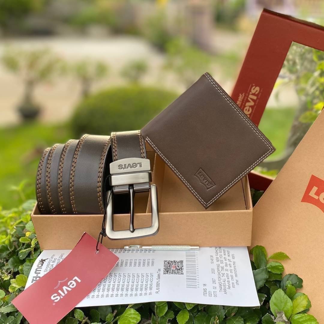 กระเป๋าสตางค์ เข็มขัด ลีวายส์ Levis Belt and Wallet Gift Set (แบรนด์แท้) เซทสุดคุ้ม ทั้ง กระเป๋าสตางค์ พับสองตอน และเข็มขัดวัสดุหนังคุณภาพดี ราคา 1,320 บาท*ส่งฟรี