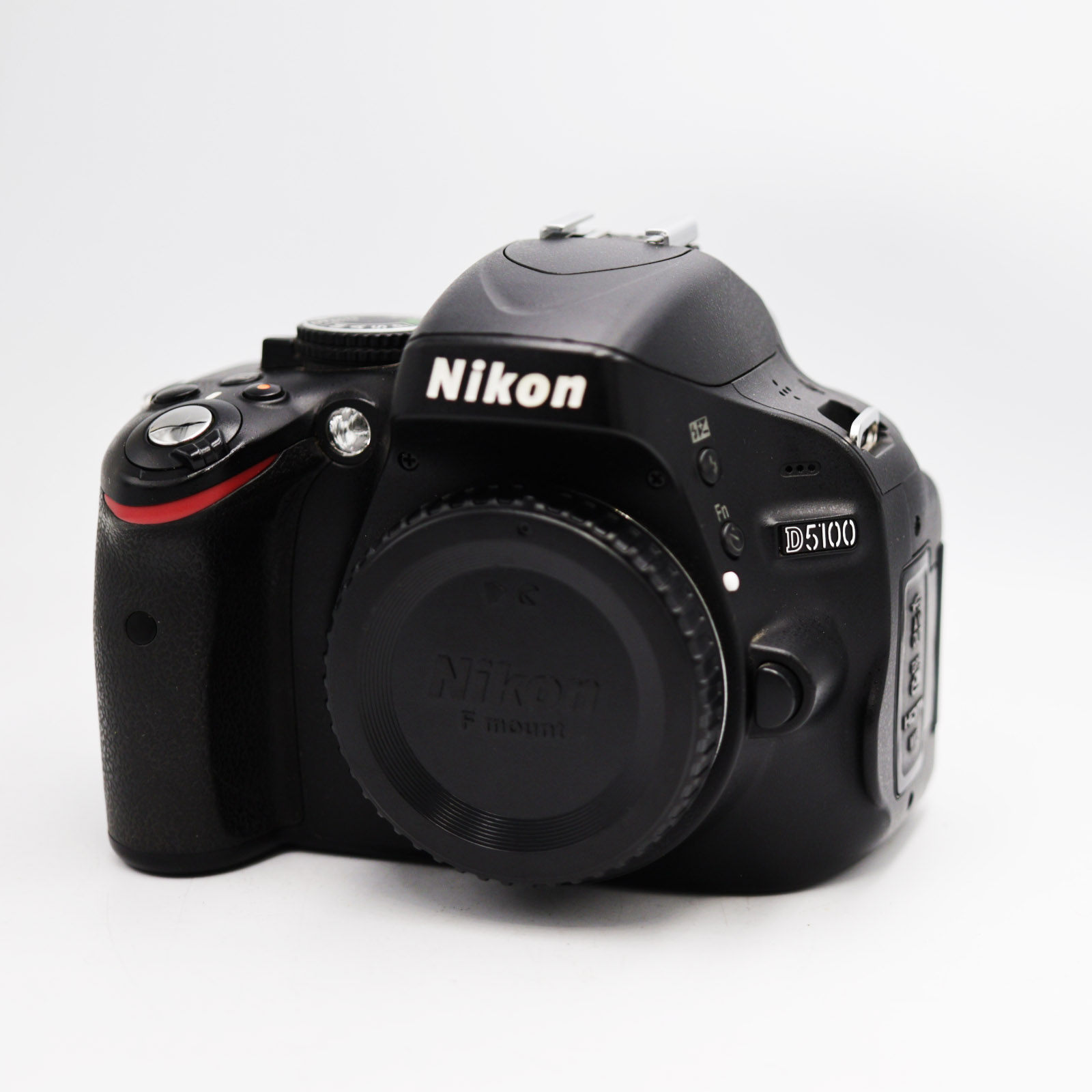 Nikon D5100 DSLR camera Black Body Digital SLR Camera - ตัวกล้อง CMOS DX-Format, Expeed 2 Image Processing Engine, D-Movie (Full HD recording; external stereo microphone input; in-camera movie editing), Full-time servo AF (AF-F) movie recording, used ราคา 4,680 บาท*ส่งฟรี