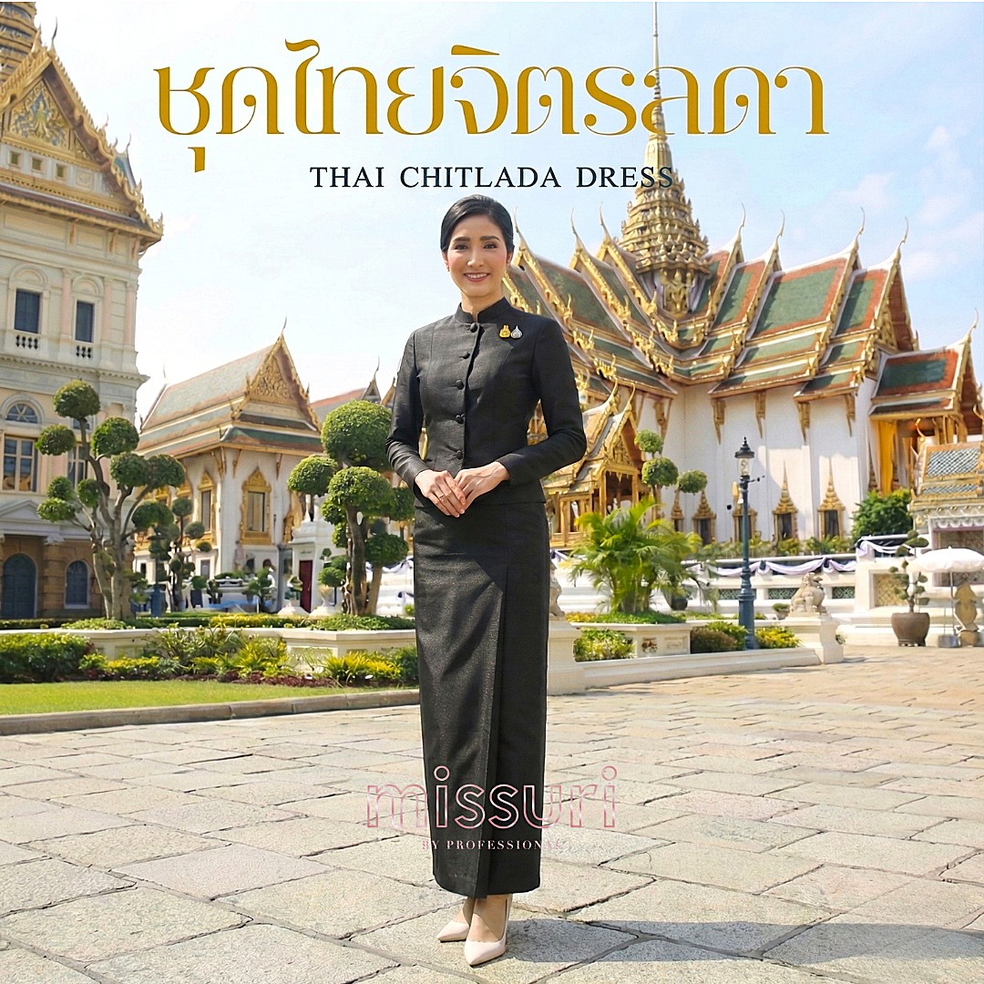 เสื้อเชิ้ตผู้หญิง เสื้อทำงานแฟชั่นเรียบหรู Missuri ชุดไทยมิสซูรี จิตรินทร์ดำ (ผ้าไหม 4 เส้น) เสื้อเชิ้ต ผ้าบาติกลายไทย งานตัดเย็บระดับพรีเมี่ยม การตัดเย็บอย่างปราณีต โดยช่างฝีมือระดับรางวัล ด้วยประสบการณ์กว่า 20 ปี ราคา 890 บาท*ส่งฟรี