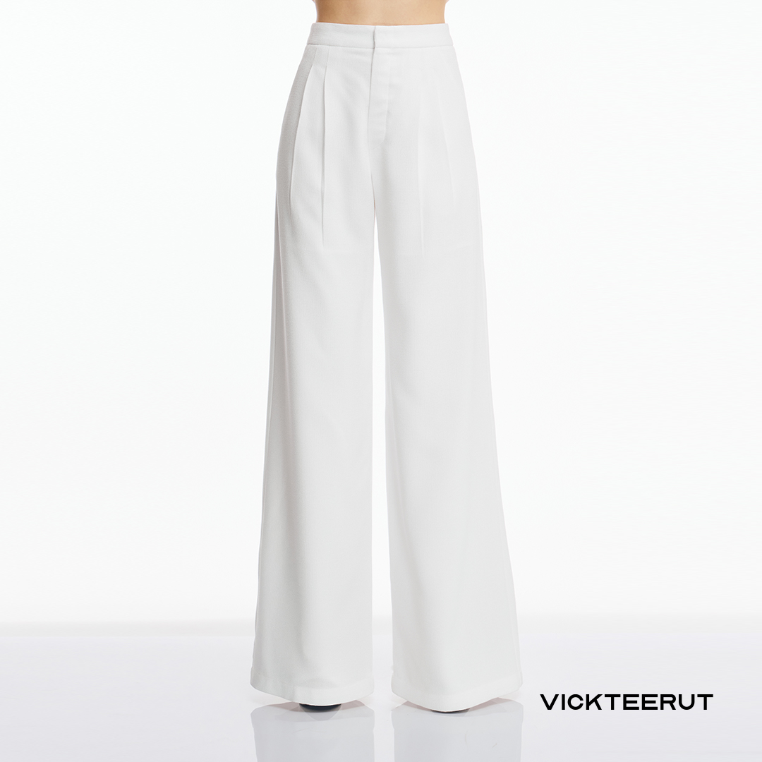VICKTEERUT (ราคาปกติ 10,800-.) Re-Edition Wide Leg Tweed Trousers กางเกงขาบาน ผ้าทวีด ราคา 4,320 บาท*ส่งฟรี