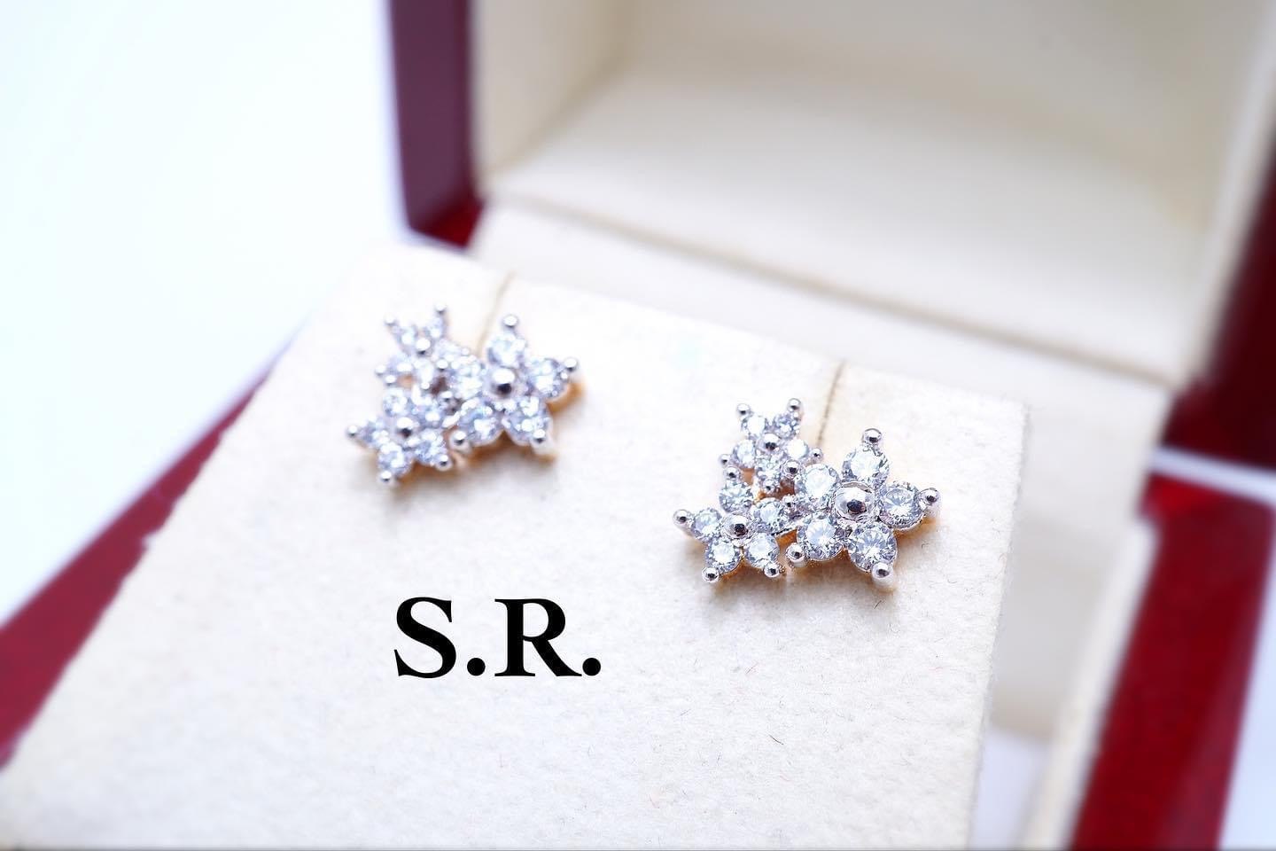 S.R. ต่างหูทอง ตุ้มหูทอง ต่างหูเพชร ตุ้มหูเพชร ทอง 1 สลึง เพชรเม็ดละ 2 ตัง พร้อมใบรับรองสินค้า เคลือบทองคำแท้ ชุบทอง 100% ราคา 773 บาท*ส่งฟรี