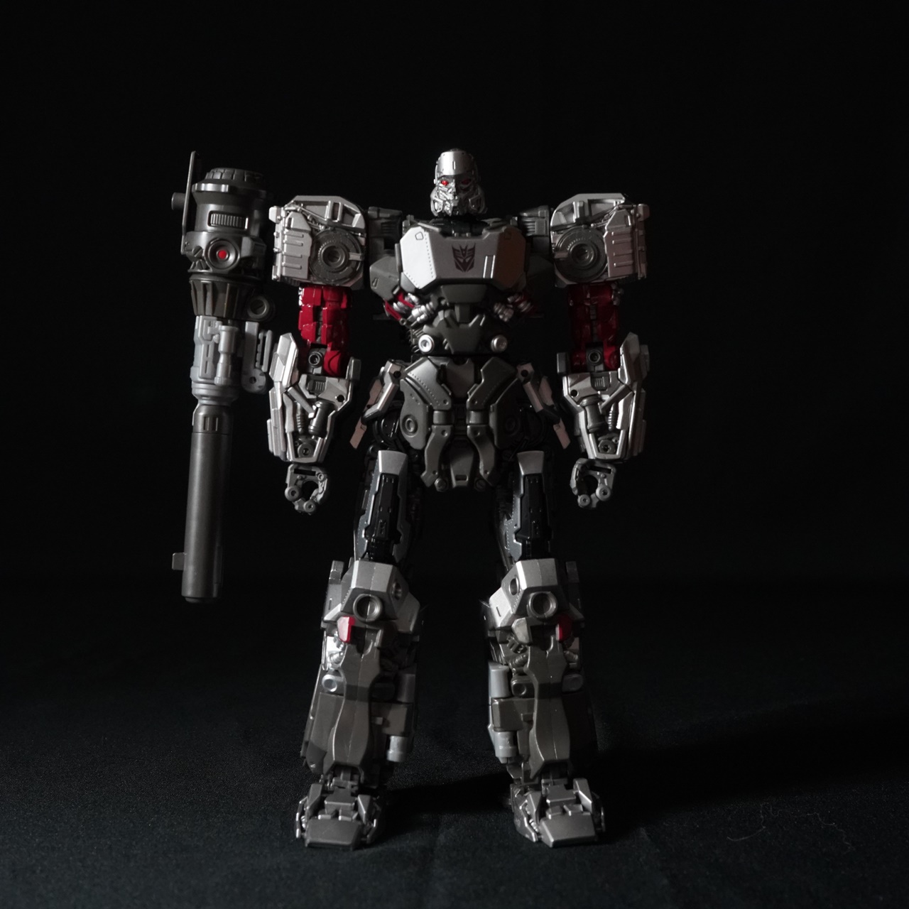 มือ 2 ของเล่น Hasbro Transformers Studio Series 109 Leader Class Megatron ราคา 2,500 บาท*ส่งฟรี