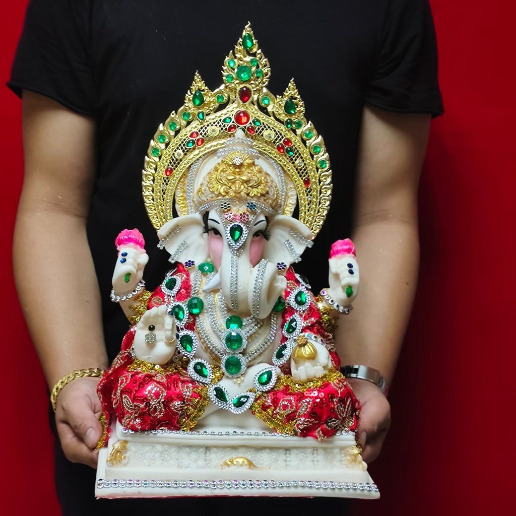 [ของแท้ ส่งฟรี] พระพิฆเนศปางเศรษฐี งานปเพชรทรงเครื่องทอง แต่งผ้าสวยงาม(หน้าตัก9นิ้ว สูง40ซม.)ผู้ใดมีจะในทุกด้าน KM12.1true ไข่ ท้าว ราคา 3,099 บาท*ส่งฟรี