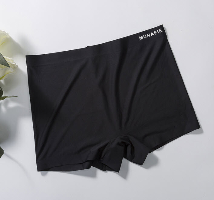 กางเกงในสตรี ซับใน ผ้าลื่น ขาสั้น Munafie (ของแท้) แบรนด์ญี่ปุ่น เก็บพุง กระชับสัดส่วน ชั้นใน ไร้ขอบ กางเกงในหญิง