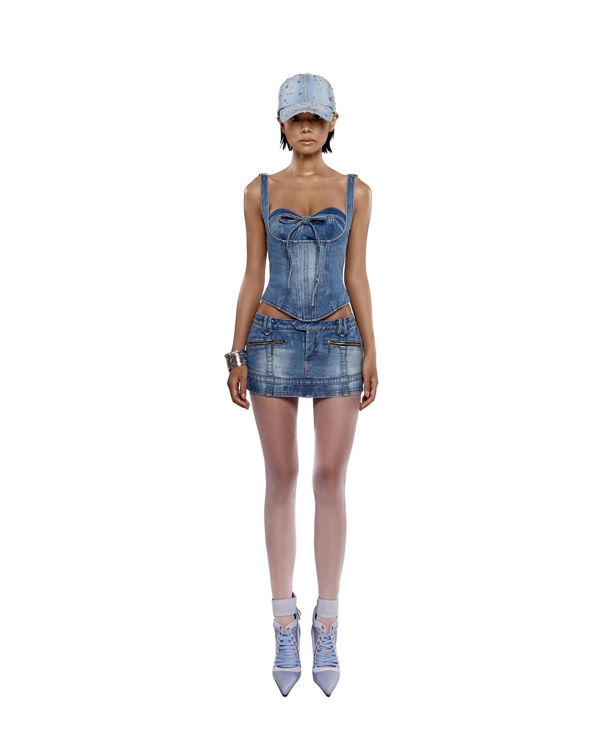 LSOUL - Enal Set เสื้อคอร์เซ็ทสายคู่เกาะอก กระโปรงเอวต่ำ ดีไซน์สวยเก๋ Y2K (ขายแยก) ราคา 3,000 บาท*ส่งฟรี