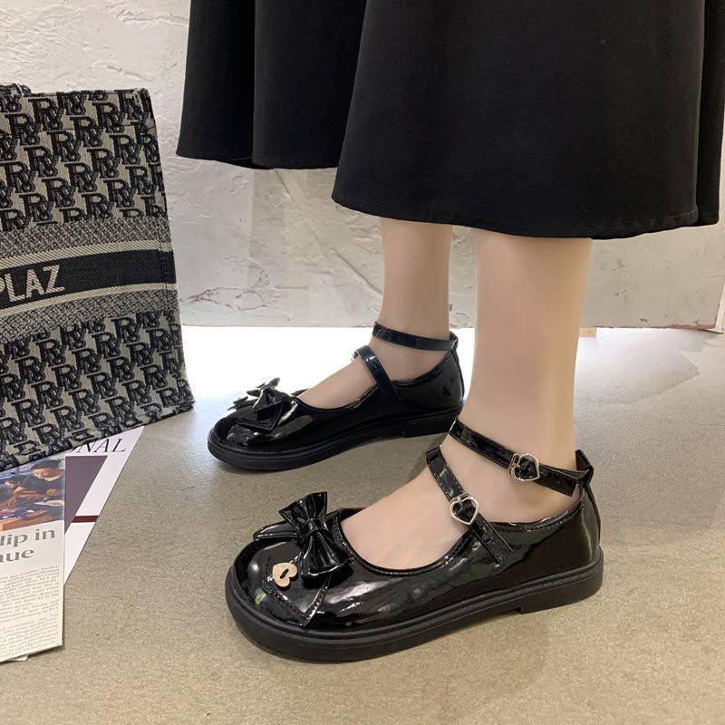 รองเท้าหนังขนาดเล็กปี PZJ697รองเท้าใส่เครื่องแบบ JK สำหรับสตรีรองเท้านักเรียนนักศึกษารองเท้า Mary Tong รองเท้าโลลิต้านุ่มแนวย้อนยุคอังกฤษรองเท้าเดี่ยว
